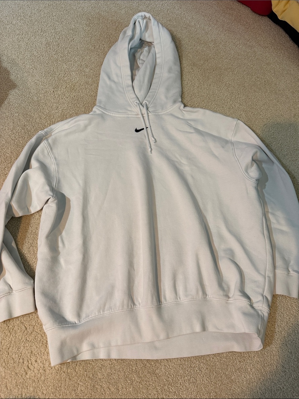Nike Men’s White Pullover Hoodie with Black Swoosh